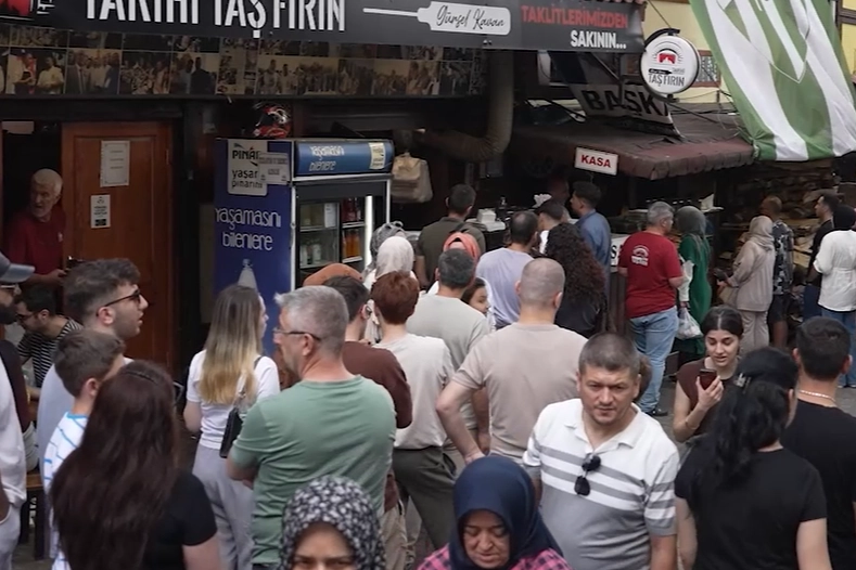 Bursa k&uuml;lt&uuml;rle buluştu, esnaf kazandı