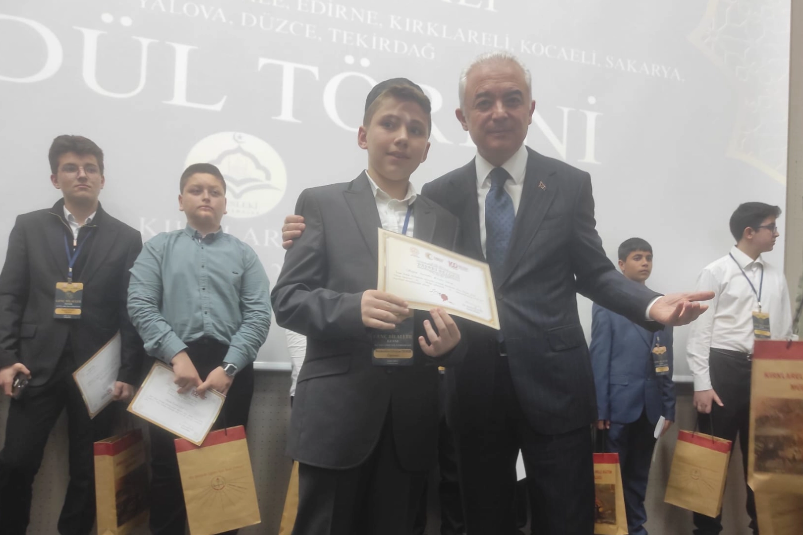 Sakarya&rsquo;dan &ldquo;Gen&ccedil; Bilaller Ezan Okuma Yarışması&rdquo;nda b&uuml;y&uuml;k başarı