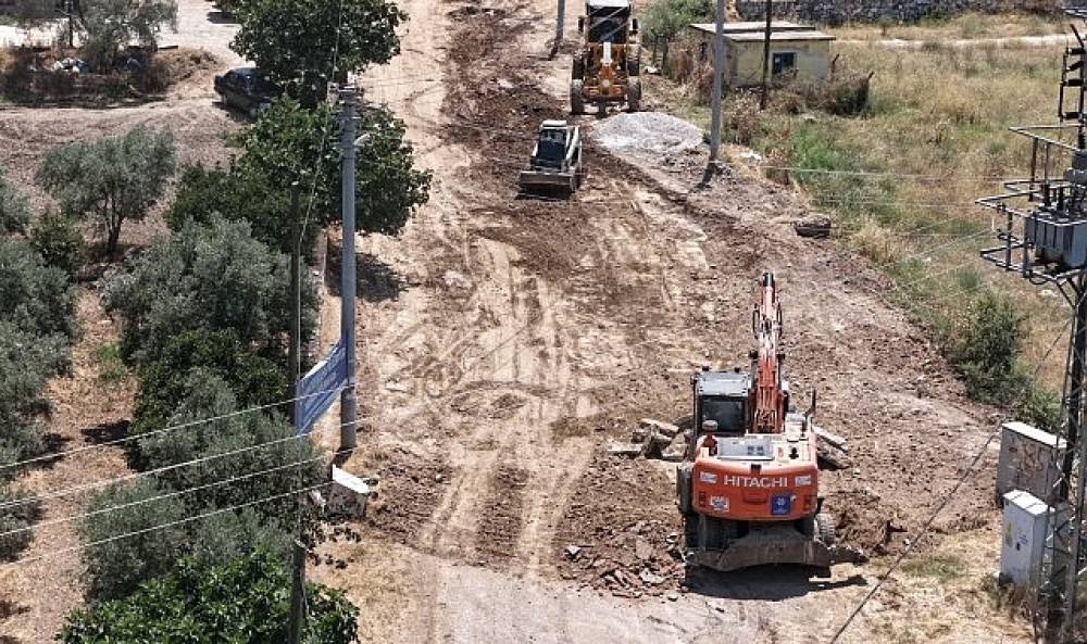 Başkan &Ccedil;er&ccedil;ioğlu'nun &Ouml;nc&uuml;l&uuml;ğ&uuml;nde Aydın'ın D&ouml;rt Bir Yanında Ulaşım Yatırımları S&uuml;r&uuml;yor