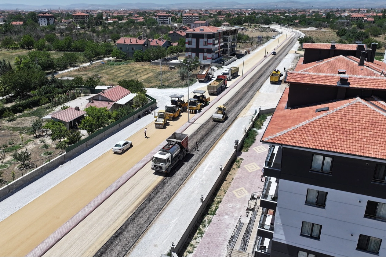 Karatay'da ulaşım ağı b&uuml;y&uuml;yor