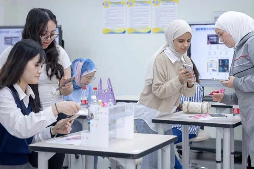 CGTN: &Ccedil;in d&uuml;nya genelinde kadınları g&uuml;&ccedil;lendirmek i&ccedil;in dijital teknolojileri nasıl kullanıyor?