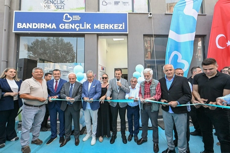 Balıkesir B&uuml;y&uuml;kşehir'den Bandırma'ya 2'nci Gen&ccedil;lik Merkezi