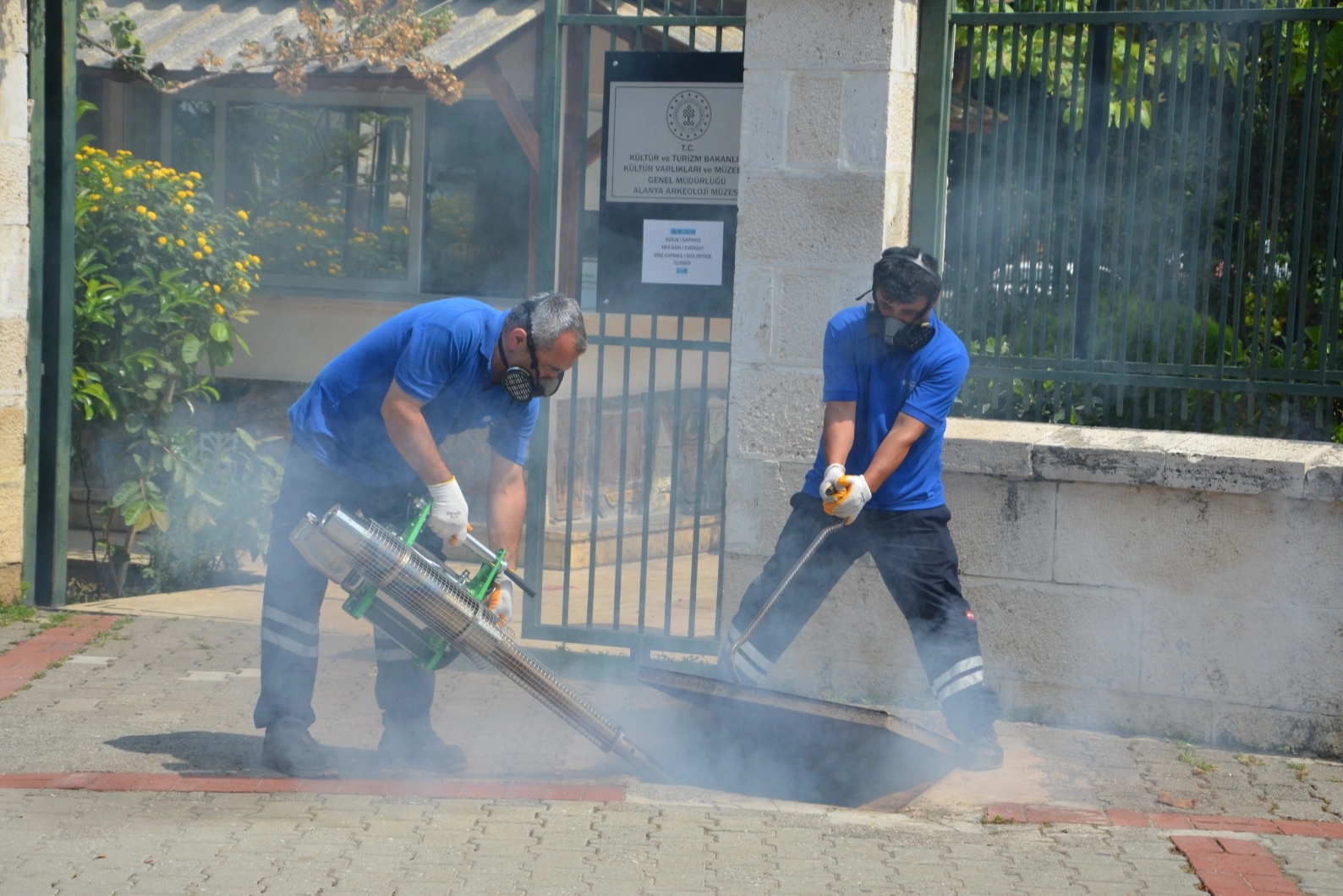 Antalya'da vekt&ouml;rel m&uuml;cadele 4 koldan y&uuml;r&uuml;t&uuml;l&uuml;yor