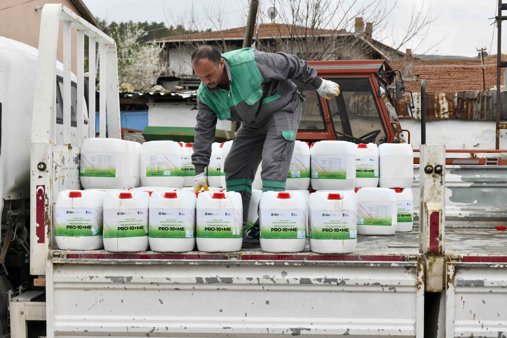 Ankara'da &uuml;reticiye y&uuml;zde 50 hibeli sıvı g&uuml;bre desteği