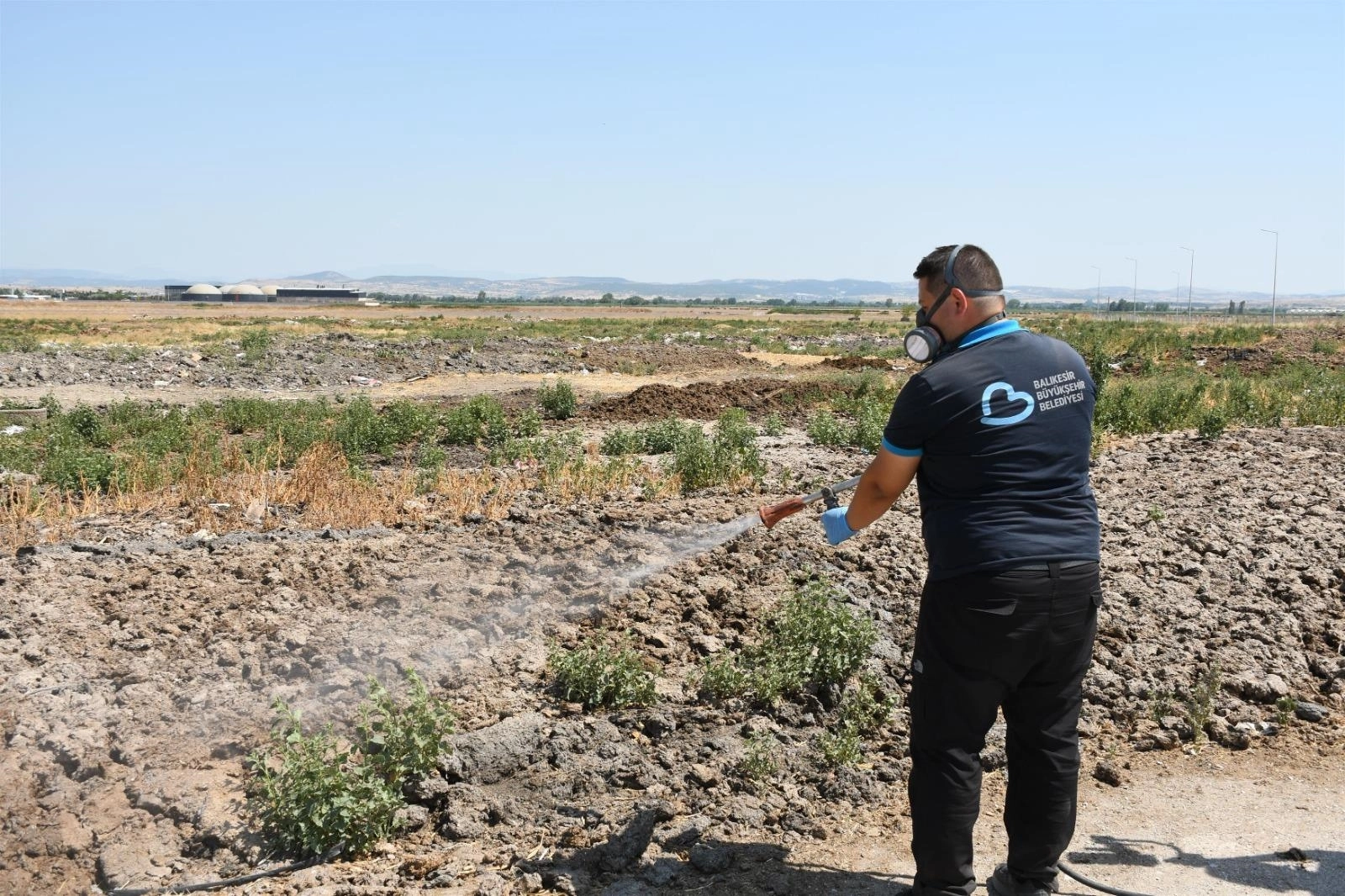 Balıkesir'de ila&ccedil;lama ekipleri 7/24 sahada