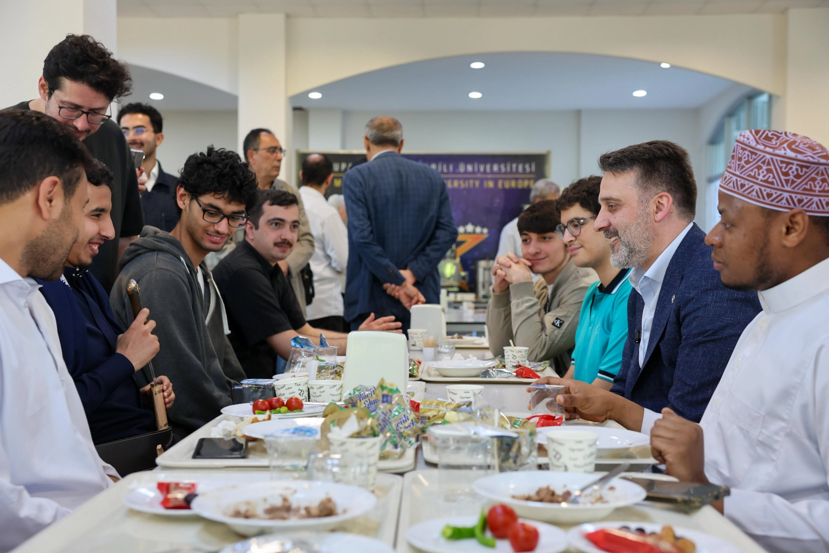 Bursa&rsquo;da Başkan Vekili Biba, bayram sofrasında &ouml;ğrencilerle buluştu