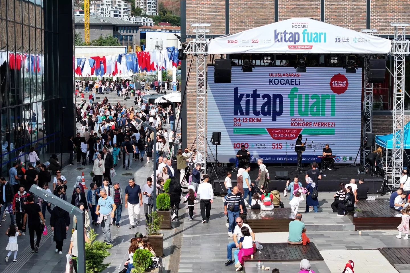 Gebze&rsquo;den Derince&rsquo;ye Kitap Fuarı&rsquo;na ulaşım desteği