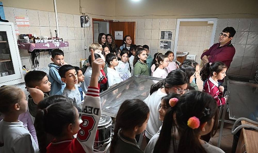 &Ouml;ğrencilerden sıfır atık farkındalık ziyareti