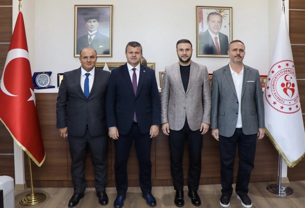 AK Parti K&uuml;&ccedil;&uuml;k&ccedil;ekmece&rsquo;den Seyda Dursun&rsquo;a Hayırlı Olsun Ziyareti