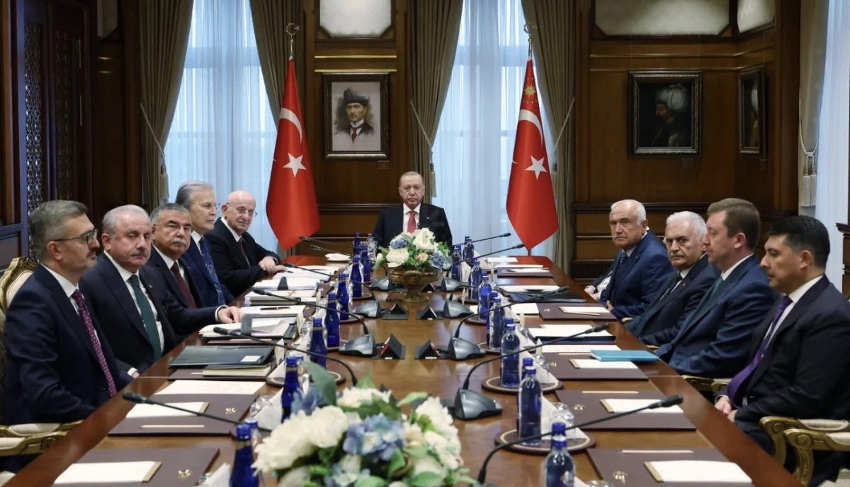 CUMHURBAŞKANI ERDOĞAN BAŞKANLIĞINDA Y&Uuml;KSEK İSTİŞARE KURULU TOPLANDI