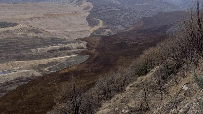 Erzincan'da altın madeninin bulunduğu b&ouml;lgede toprak kayması meydana geldi