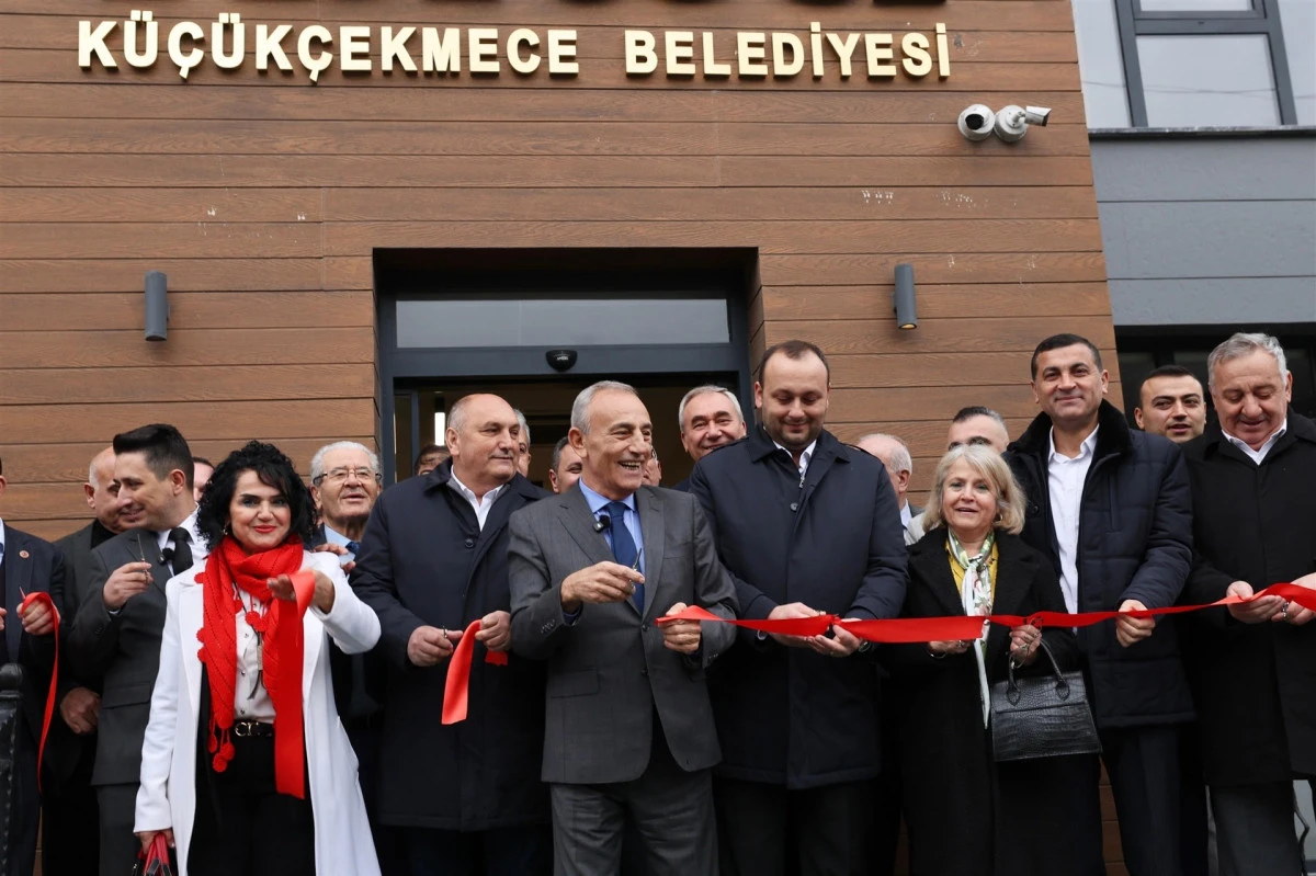 &lsquo;KAFE K VE K&Ouml;FTECİ&rsquo; K&Uuml;&Ccedil;&Uuml;K&Ccedil;EKMECE&rsquo;YE KAZANDIRILDI